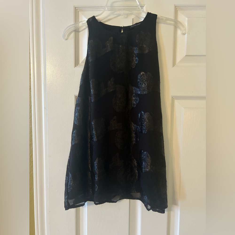 Adrienne Vittadini Med black sparkly layered top, swing